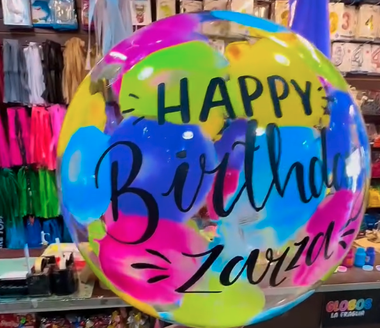 La Zarza Aguilera se lanzó a buscar la mejor decoración para fiesta… ¡y la encontró en Globos La Fragua!